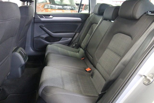 VOLKSWAGEN Passat Variant usata, con Controllo trazione
