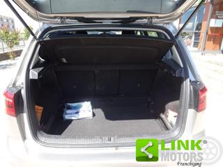VOLKSWAGEN Golf Sportsvan usata, con Leve al volante