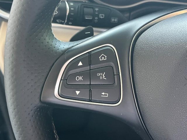 MERCEDES-BENZ V 220 usata, con Sensore di luce