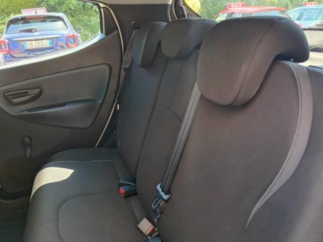 LANCIA Ypsilon usata, con Hill holder