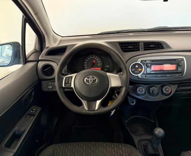 TOYOTA Yaris usata 10