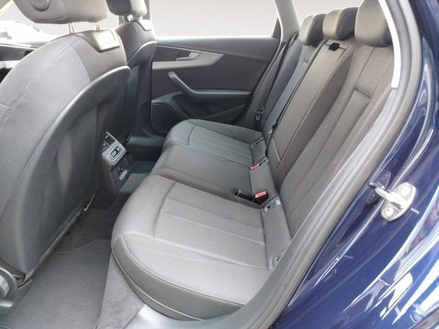AUDI A4 usata, con Sedile posteriore sdoppiato