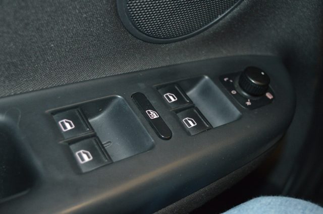 VOLKSWAGEN Golf Plus usata, con Specchietti laterali elettrici