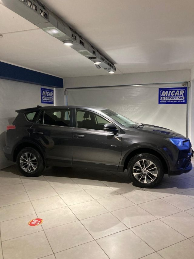 TOYOTA RAV 4 usata, con Cerchi in lega