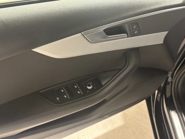 AUDI A4 usata, con USB