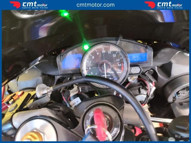 YAMAHA YZF R1 usata 4