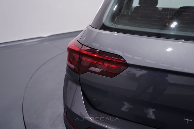 VOLKSWAGEN T-Roc usata 31