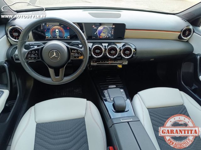 MERCEDES-BENZ A 180 usata, con Divisori per bagagliaio