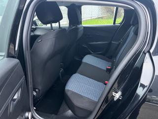 PEUGEOT 208 usata, con USB