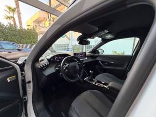 PEUGEOT 2008 usata, con Apple CarPlay