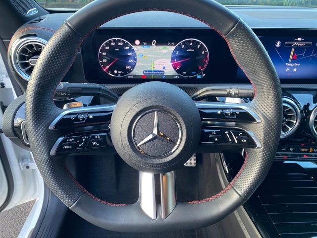 MERCEDES-BENZ CLA 200 usata, con Volante in pelle