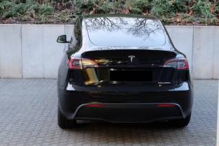TESLA Model Y usata, con Boardcomputer