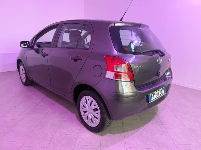 TOYOTA Yaris usata 2