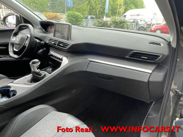 PEUGEOT 3008 usata, con Autoradio digitale