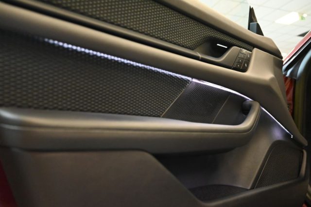 PORSCHE Taycan usata 126