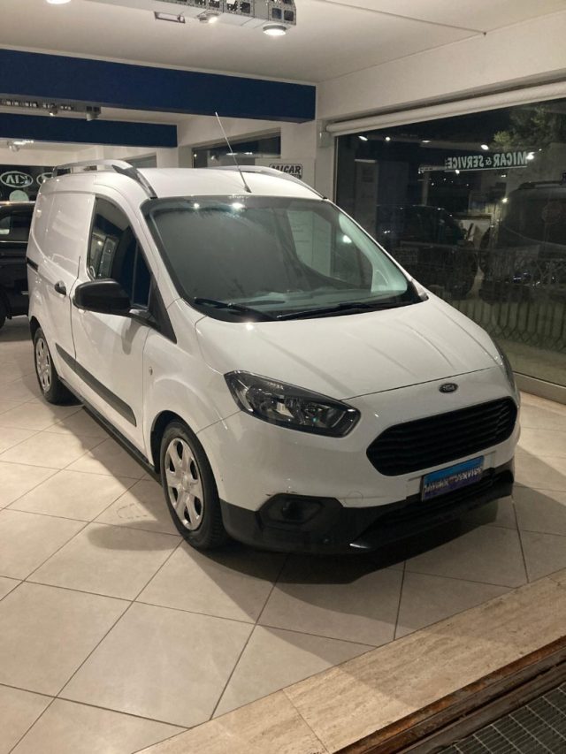 FORD Transit Courier usata, con Autoradio