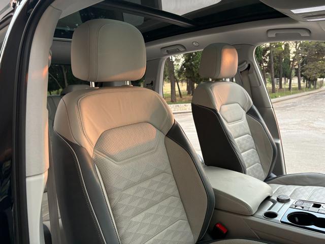 VOLKSWAGEN Touareg usata, con Controllo automatico clima