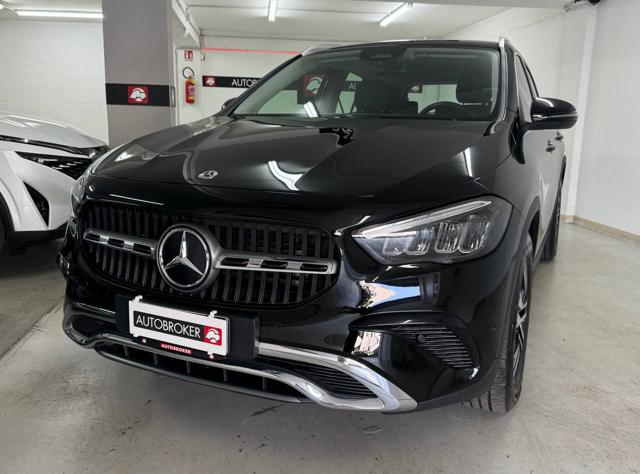 MERCEDES-BENZ GLA 200 usata, con Airbag