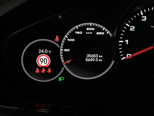 PORSCHE Cayenne usata, con Fari LED
