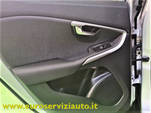 VOLVO V40 Cross Country usata 30