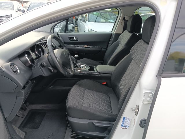 PEUGEOT 3008 usata, con Sedile posteriore sdoppiato