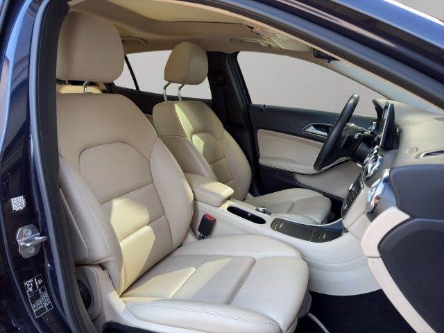 MERCEDES-BENZ GLA 220 usata, con Riconoscimento dei segnali stradali
