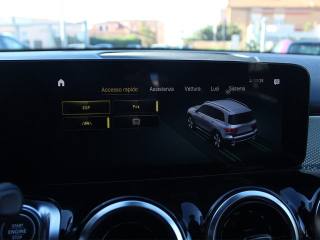 MERCEDES-BENZ GLB 180 usata, con Sistema di chiamata d