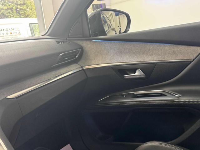 PEUGEOT 5008 usata, con Sedile posteriore sdoppiato