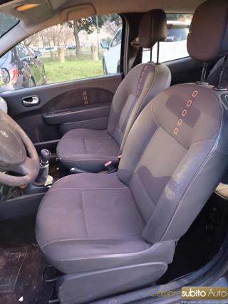 RENAULT Twingo usata 17