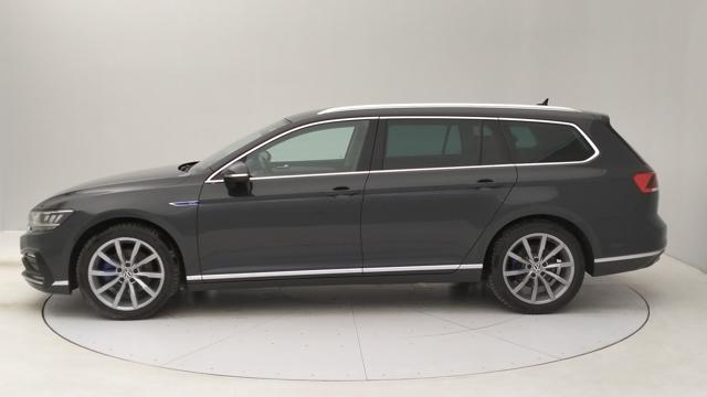VOLKSWAGEN Passat Variant usata, con Airbag