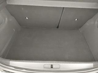 PEUGEOT 208 usata, con Sedile posteriore sdoppiato