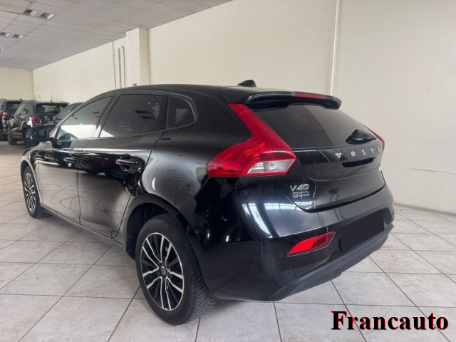 VOLVO V40 usata, con Airbag