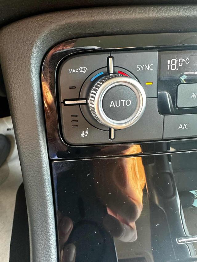 VOLKSWAGEN Touareg usata, con Servosterzo