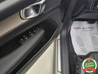 VOLVO XC40 usata, con Specchietti laterali elettrici
