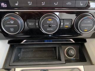 VOLKSWAGEN Passat usata, con Regolazione elettrica sedili