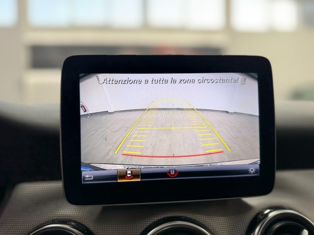 MERCEDES-BENZ GLA 200 usata, con Luci diurne LED