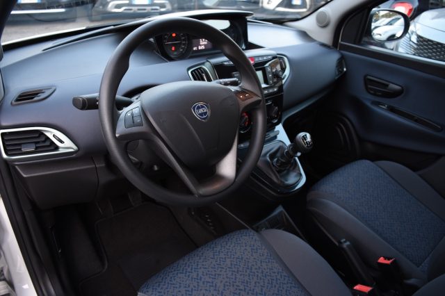 LANCIA Ypsilon usata, con Autoradio
