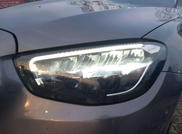 MERCEDES-BENZ E 200 usata, con Regolazione elettrica sedili