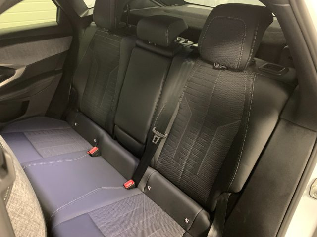 PEUGEOT 3008 usata, con Volante in pelle