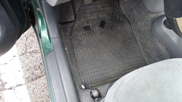 TOYOTA Yaris usata 56