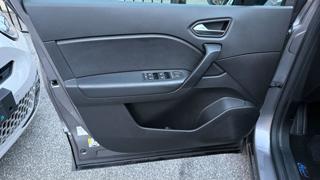 RENAULT Captur usata, con Volante in pelle