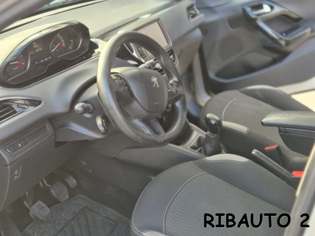 PEUGEOT 208 usata, con Sedile posteriore sdoppiato