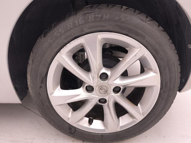 OPEL Corsa usata, con Autoradio digitale