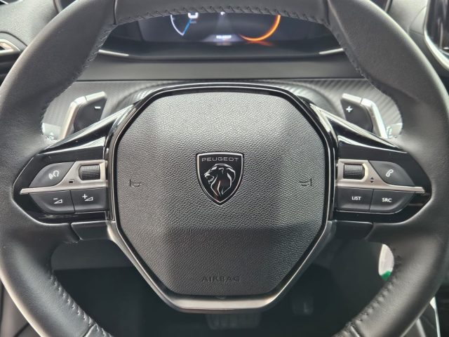 PEUGEOT 208 usata, con Volante in pelle