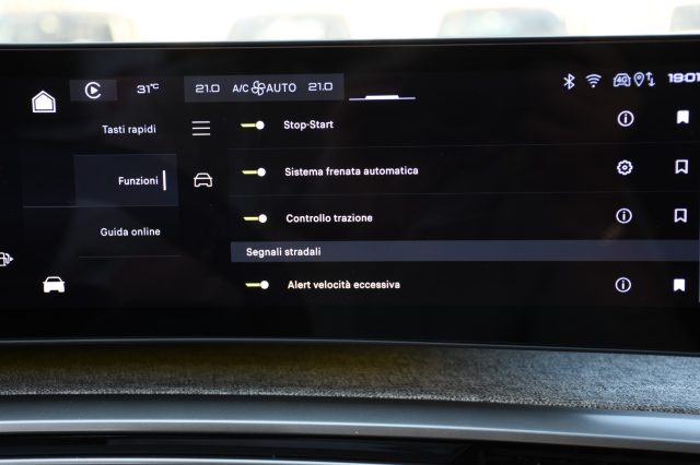 PEUGEOT 3008 usata, con Volante multifunzione