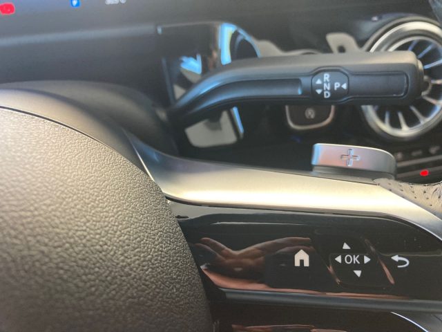 MERCEDES-BENZ GLA 220 usata, con Fari LED