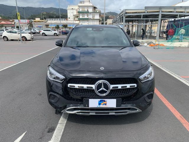 MERCEDES-BENZ GLA 200 usata, con Airbag