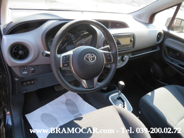 TOYOTA Yaris usata, con ESP