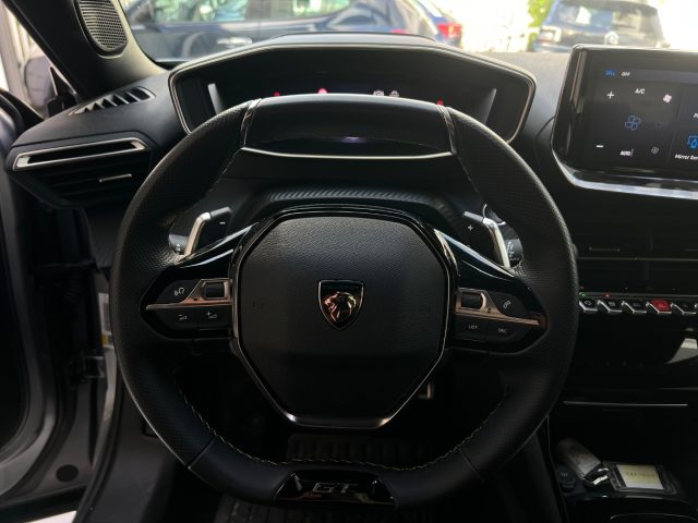 PEUGEOT 2008 usata, con Volante multifunzione