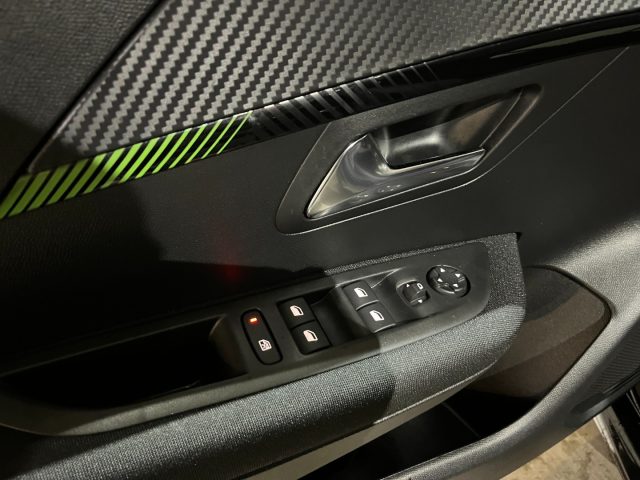 PEUGEOT 208 usata, con USB